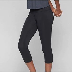 Athleta Sonar Capri - BLACK - MEDIUM